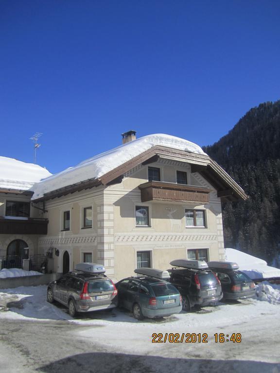 Charlys Ferienwohnung Samnaun Exterior foto